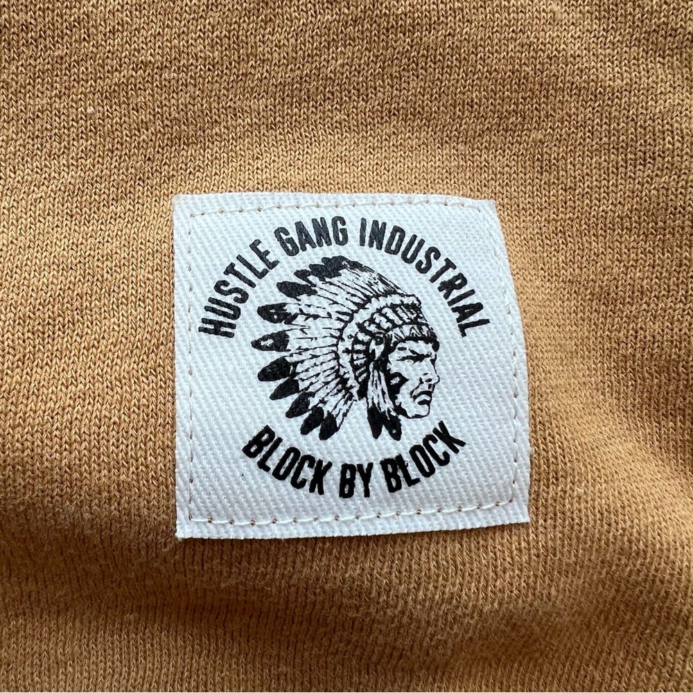 Hustle Gang Signature Headdress Graphic Crewneck Sweatshirt - Picture 7 of 10